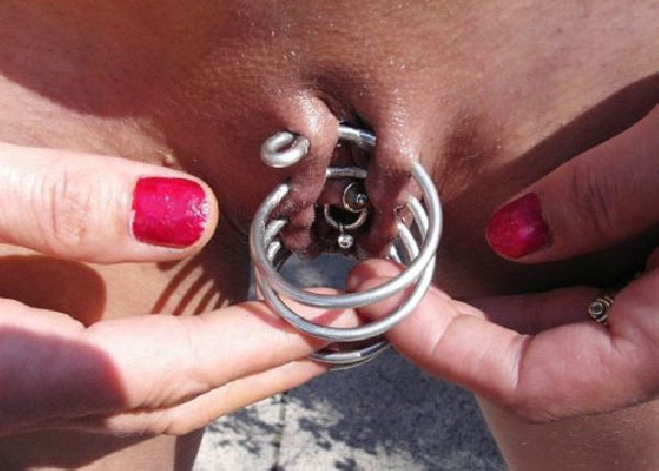 Clit and labia piercing